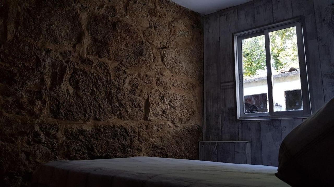 فيلا سانتياغو دي كومبوستيلافي Casa De Piedra Tipica المظهر الخارجي الصورة